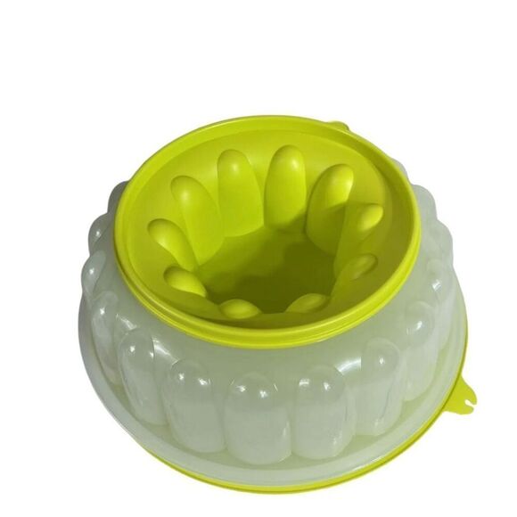 Tupperware Jello Mold Ring Electric Yellow 3 Pc. New - Picture 8 of 9